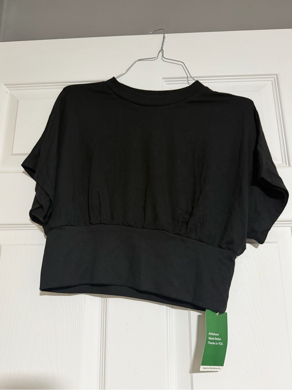 HALARA Black Cropped Tee with Wide Hem medium NWT